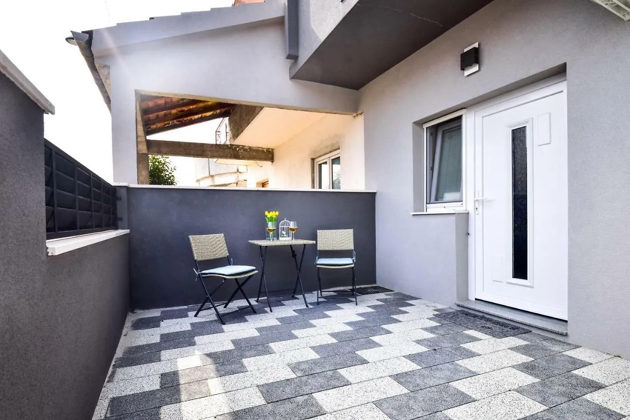 Apartment Apartmani Ab Zadar Croatia